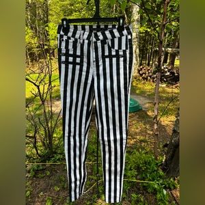 Hot topic Blackheart Stingerrette pants